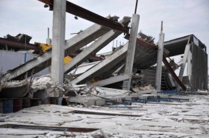 Terremoto Emilia crolli capannoni perchè crollano