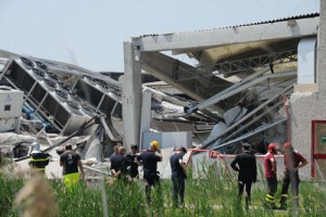 terremoto capannoni non antismici terremoto capannoni lesionati non antismici