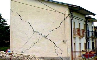 Chi deve dimostrare la presenza di vizi e difetti in un edificio?