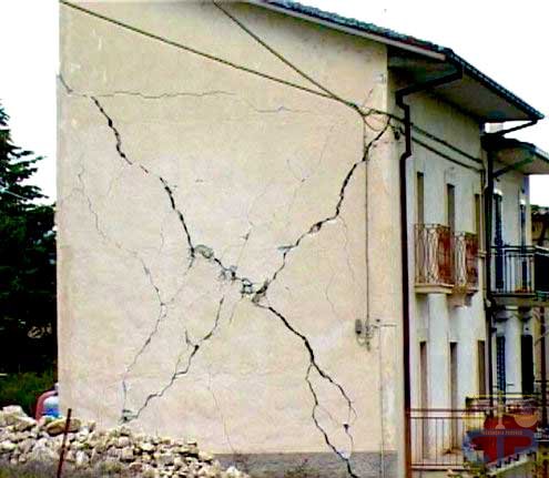 Chi deve dimostrare la presenza di vizi e difetti in un edificio?