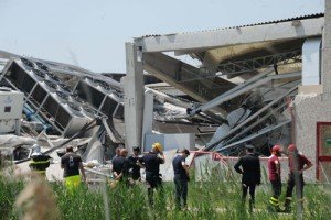 terremoto capannoni non antismici terremoto capannoni lesionati non antismici
